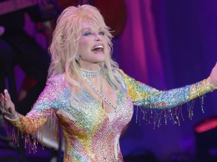 Dollyparton-e1639173809483