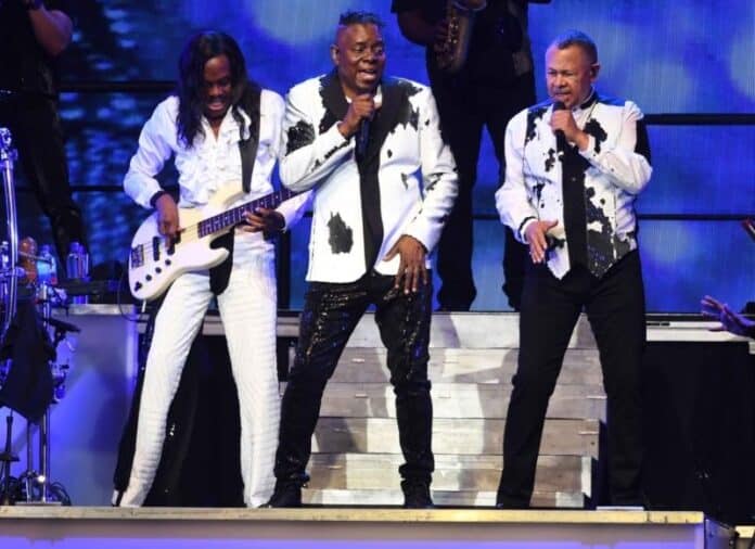 Earth-Wind-Fire-e1649782791337