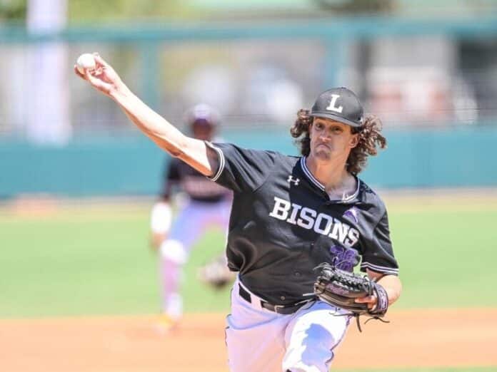 Baseball's Tucker Signs Free-Agent Deal with Phillies