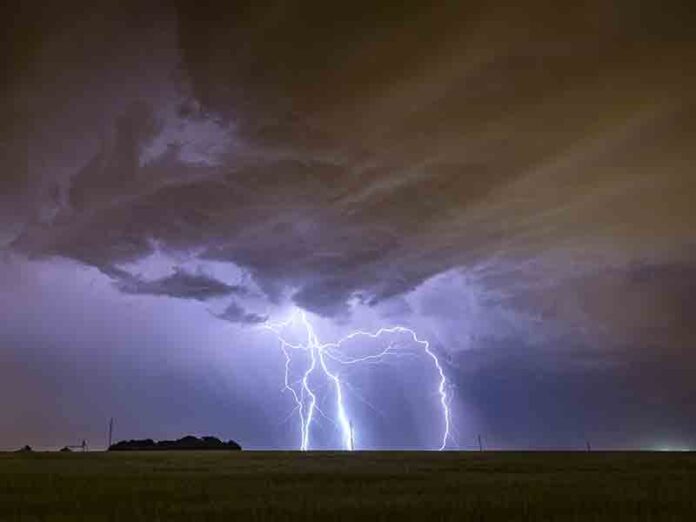 Lightning Weather Conditions Lightning weather conditions for local forecast