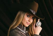 Lainey Wilson Takes Home Top Honor as 2025 Entertainer of the Year at CMA Awards