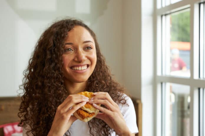 7 Eleven Inc-5dollar Chicken Deals Hit the Menu Turn up the flavor with the new Lemon Pepper Glaze for a vibrant, zesty twist on menu favorites