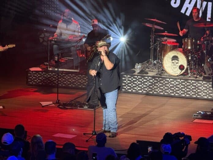 Luke-Combs-2-DV