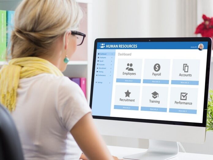 The real differences between payroll software and fully managed payroll services