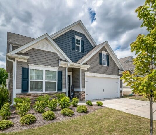 Tennessee’s High School Senior Real Estate Licensing Program Now Accepting Applications house stock photo