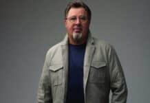 Vince Gill to Celebrate 35 Years as Grand Ole Opry Member Vince Gill