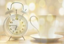 Tennessee Among 19 States With Laws Supporting Permanent Daylight Saving Time clock stock photo